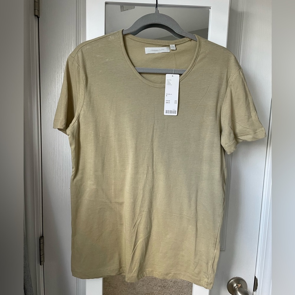 Urban Outfitters Men’s Small T-shirt